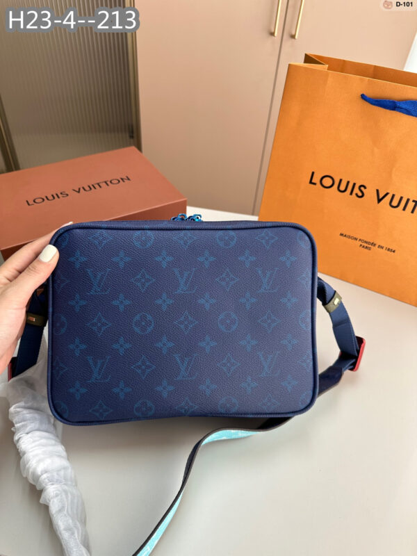 LOUIS VUITTON MESSENGER BLUE MONOGRAM PACIFIC 26CM M43829 - Image 4