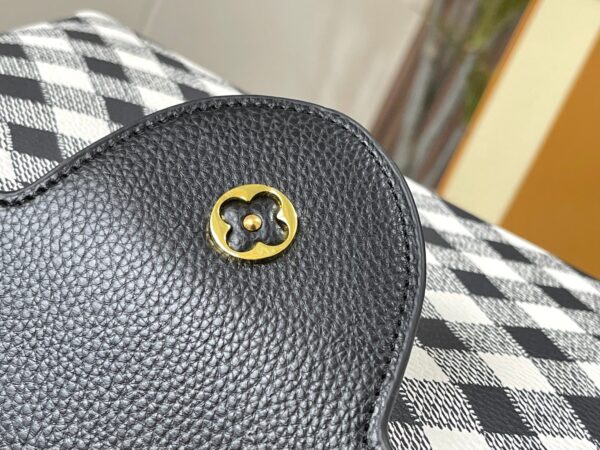 LOUIS VUITTON CAPUCINES BLACK 32CM M20716 - Image 4