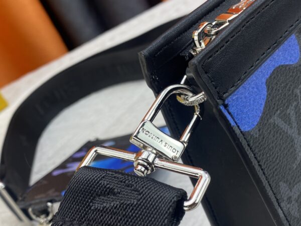 LOUIS VUITTON GASTON WEARABLE WALLET SUNRISE MONOGRAM ECLIPSE 22CM M81753 - Image 4