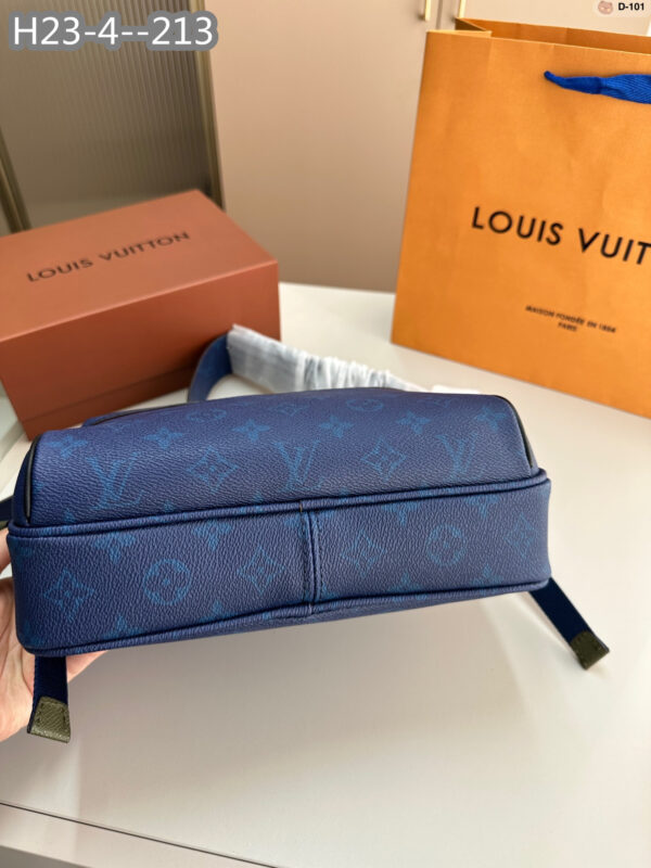 LOUIS VUITTON MESSENGER BLUE MONOGRAM PACIFIC 26CM M43829 - Image 6