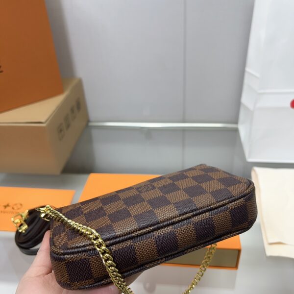 LOUIS VUITTON POCHETTE ACCESSOIRES DAMIER EBENE 17CM WITH CHAIN N58009 - Image 8