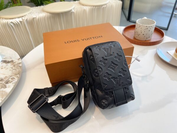 LOUIS VUITTON DOUBLE PHONE POUCH NM BLACK 18CM M81323 - Image 8