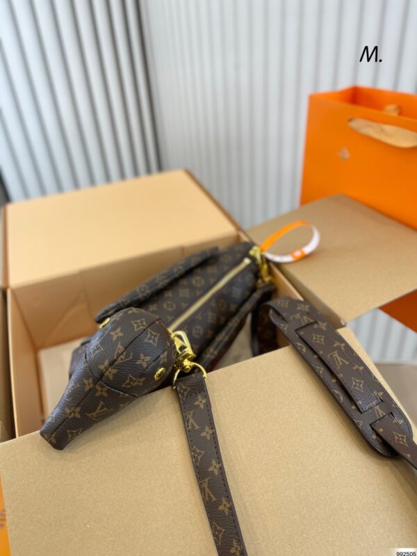 LOUIS VUITTON DUCK BAG BROWN 31CM M45990 - Image 8