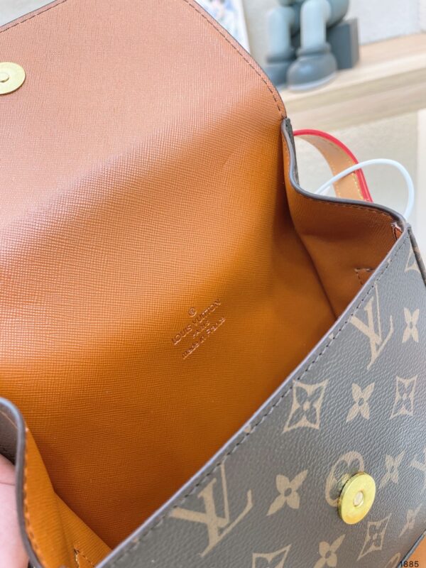 LOUIS VUITTON MONOGRAM CANVAS SAINT CLOUD BAG 18CM - Image 8