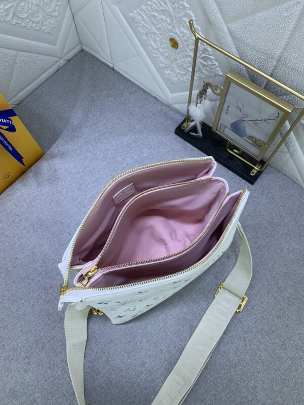 LOUIS VUITTON BOLSO COUSSIN PM LIGHT CREAM 26CM M21209 - Image 2