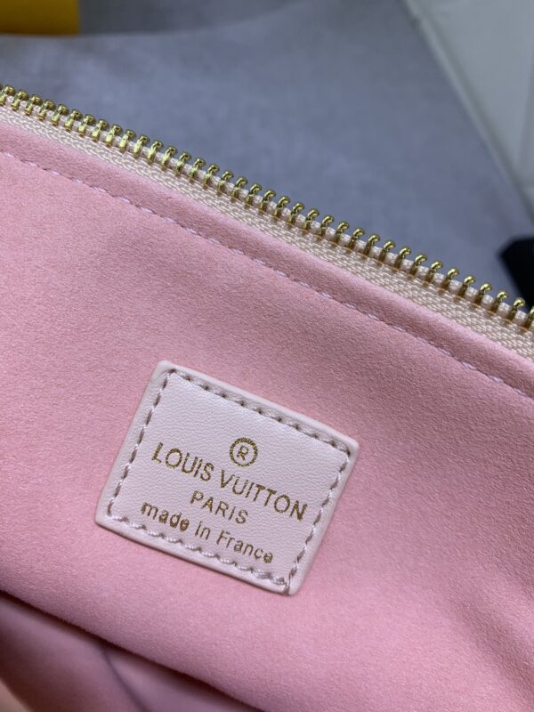 LOUIS VUITTON BOLSO COUSSIN PM CREAM 26CM M22398 - Image 3