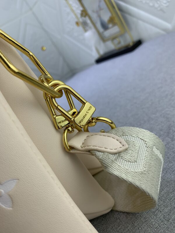 LOUIS VUITTON BOLSO COUSSIN PM CREAM 26CM M22398 - Image 4