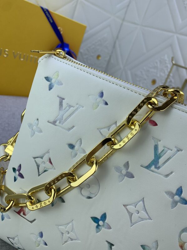 LOUIS VUITTON BOLSO COUSSIN PM LIGHT CREAM 26CM M21209 - Image 5