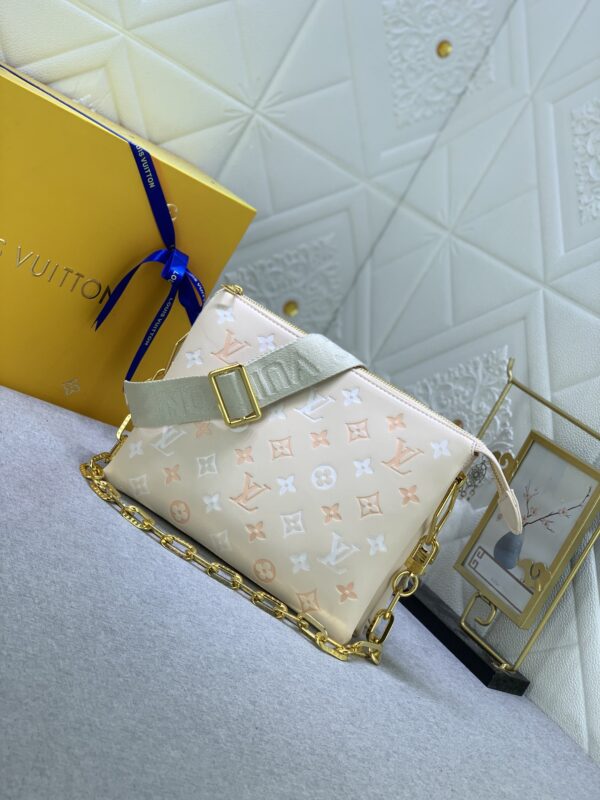 LOUIS VUITTON BOLSO COUSSIN PM CREAM 26CM M22398 - Image 9