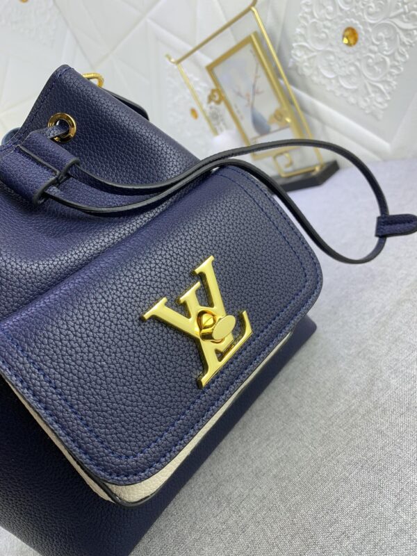 LOUIS VUITTON LOCKME BUCKET NAVY BLUE 23CM M21910 - Image 5