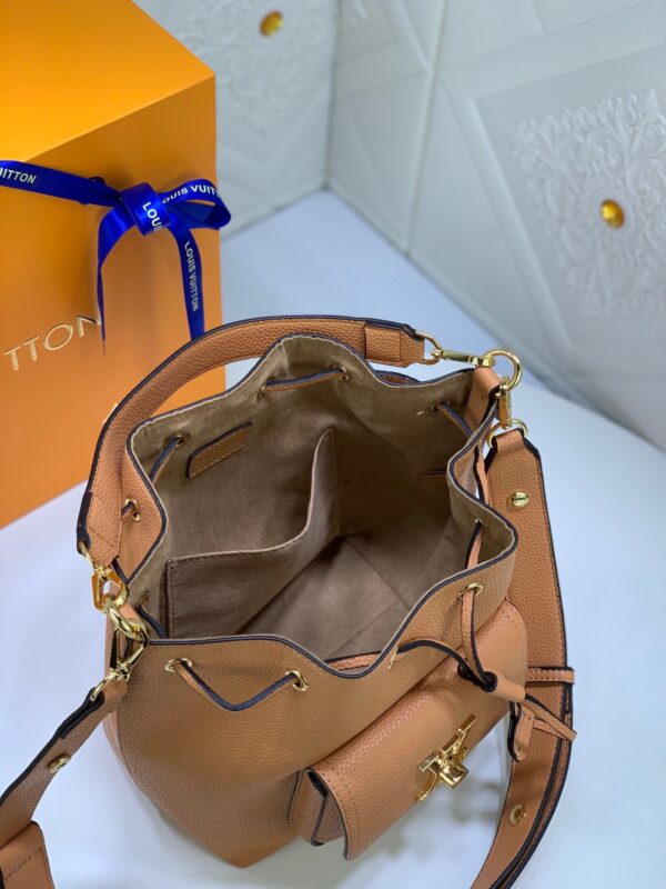 LOUIS VUITTON LOCKME BUCKET BROWN 23CM - Image 2