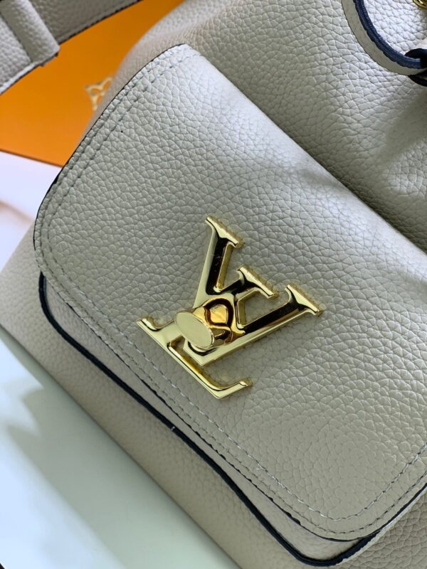 LOUIS VUITTON LOCKME BUCKET WHITE 23CM - Image 6
