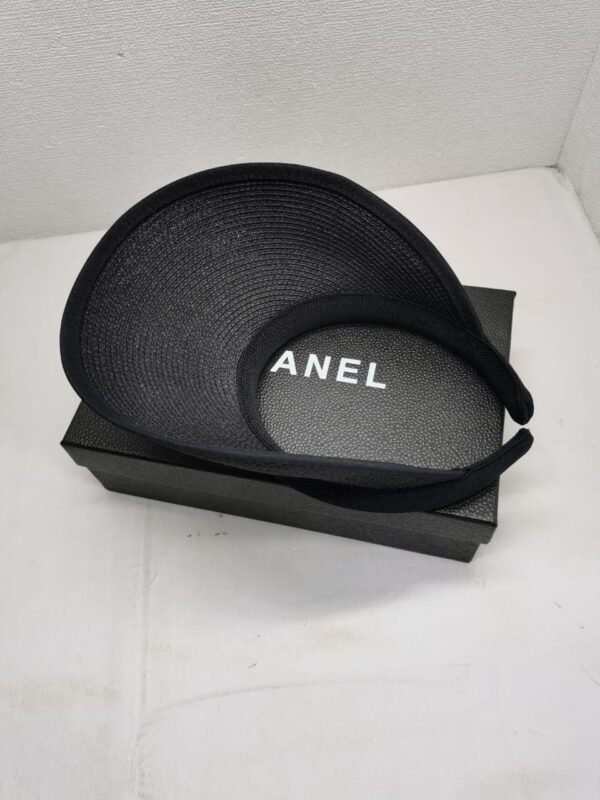 CHANEL STRAW CC VISOR HAT BLACK - Image 2