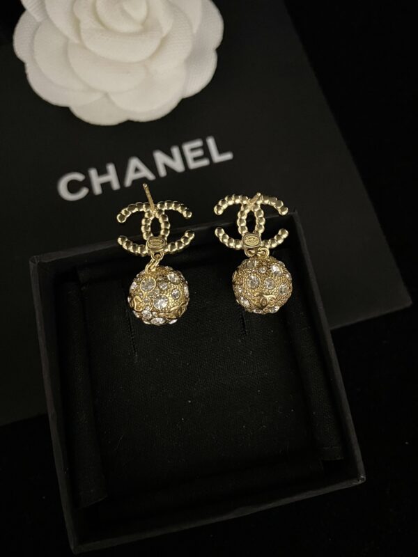 CHANEL NEW CC GOLD BALL CRYSTAL PEARL DROP EARRINGS - Image 2