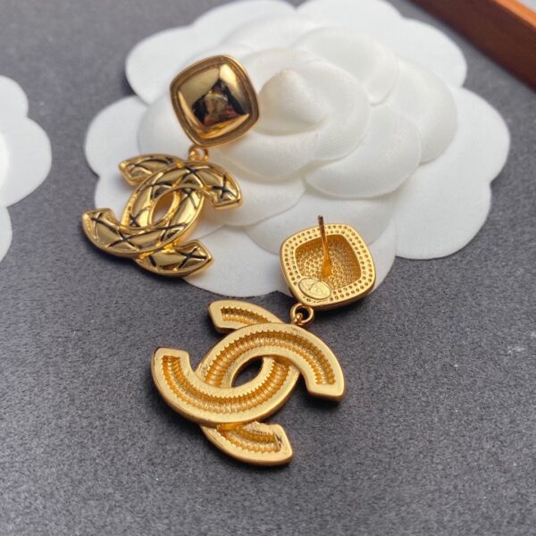 CHANEL CC EARRINGS - Image 2