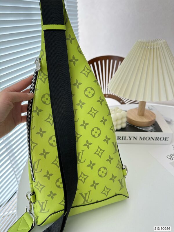 LOUIS VUITTON DUO SLING BAG MONOGRAM NEON YELLOW 44CM M30945 - Image 4