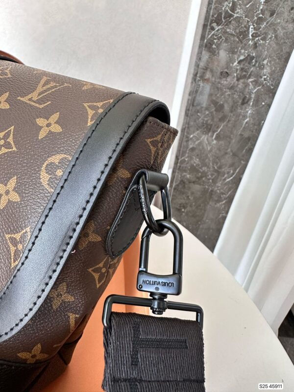 LOUIS VUITTON SAUMUR MESSENGER MONOGRAM 25CM - Image 3