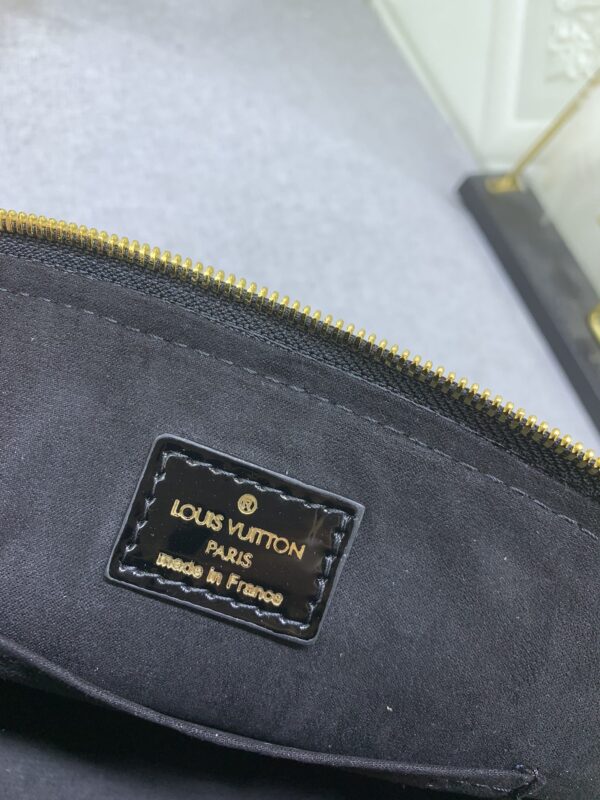 LOUIS VUITTON ALMA BB MONOGRAM VERNIS BLACK 25CM - Image 3