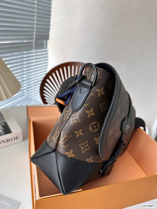 LOUIS VUITTON SAUMUR MESSENGER MONOGRAM 25CM - Image 7