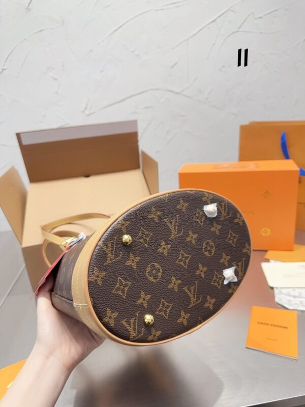 LOUIS VUITTON PETIT BUCKET PM MONOGRAM CANVAS 27CM M42238 - Image 4