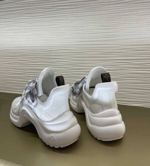 LOUIS VUITTON ARCHLIGHT SNEAKERS AZUR WHITE 1AACPW - Image 5
