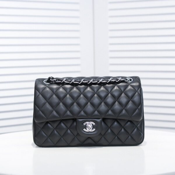 CHANEL CLASSIC FLAP BAG BLACK LEATHER - Image 2