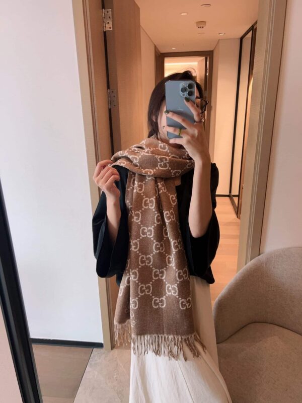 GUCCI GG JACQUARD WOOL SCARF BEIGE - Image 2