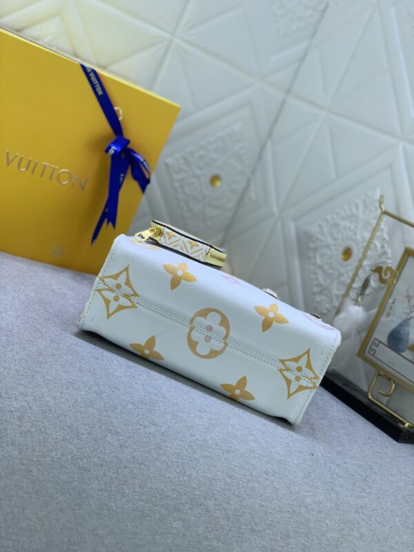 LOUIS VUITTON LV BY THE POOL ONTHEGO PM YELLOW 25 CM - Image 7