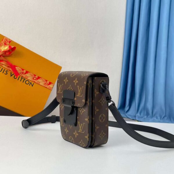 LOUIS VUITTON S LOCK VERTICAL WEARABLE WALLET 19CM M81522 - Image 3
