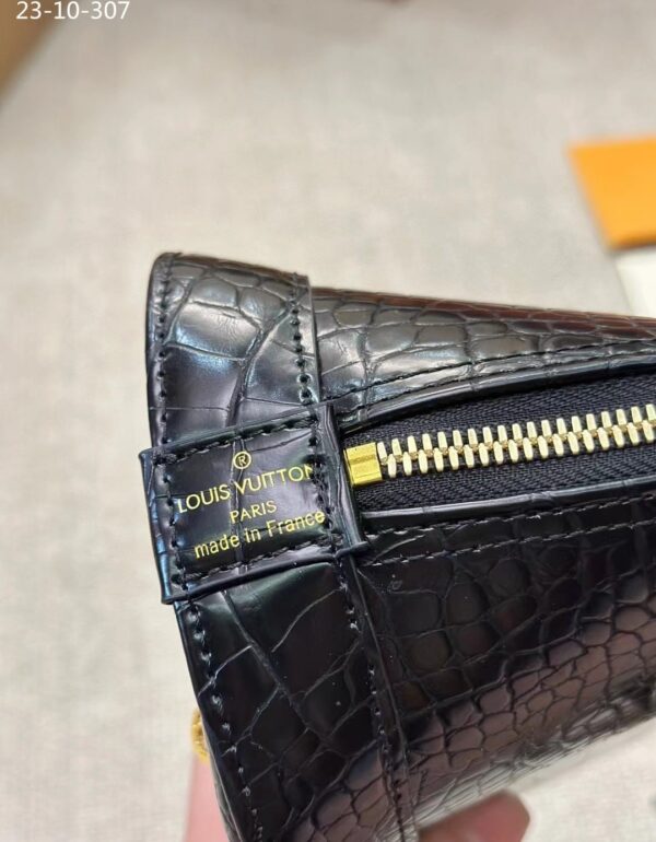 LOUIS VUITTON NEO ALMA BB BLACK 24CM - Image 3