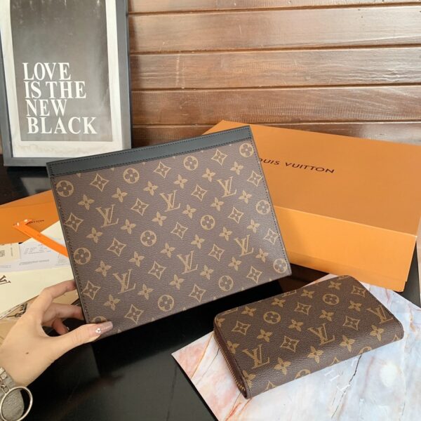 LOUIS VUITTON VOYAGE MM POCHETTE MONOGRAM BROWN 26CM - Image 2