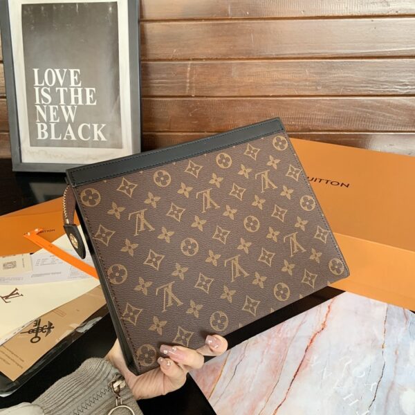 LOUIS VUITTON VOYAGE MM POCHETTE MONOGRAM BROWN 26CM - Image 5