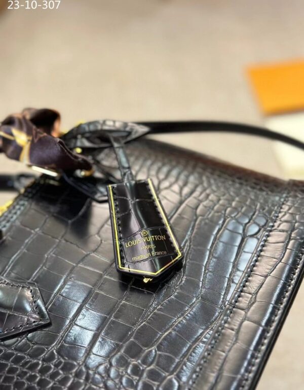 LOUIS VUITTON NEO ALMA BB BLACK 24CM - Image 5
