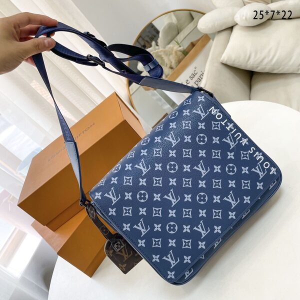 LOUIS VUITTON DISTRICT PM BAG BLUE 26CM M23785 - Image 3