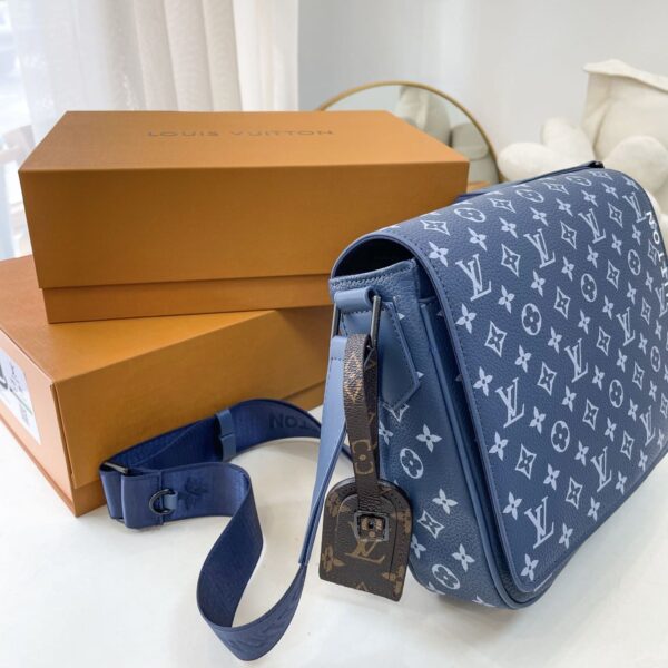LOUIS VUITTON DISTRICT PM BAG BLUE 26CM M23785 - Image 6