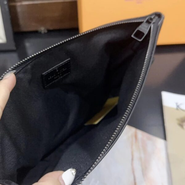 LOUIS VUITTON TAKEOFF POUCH BLACK 30CM M69837 - Image 9