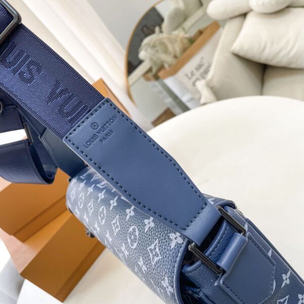 LOUIS VUITTON DISTRICT PM BAG BLUE 26CM M23785 - Image 8
