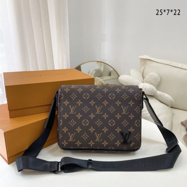LOUIS VUITTON DISTRICT PM BAG MONOGRAM BROWN 26CM - Image 2