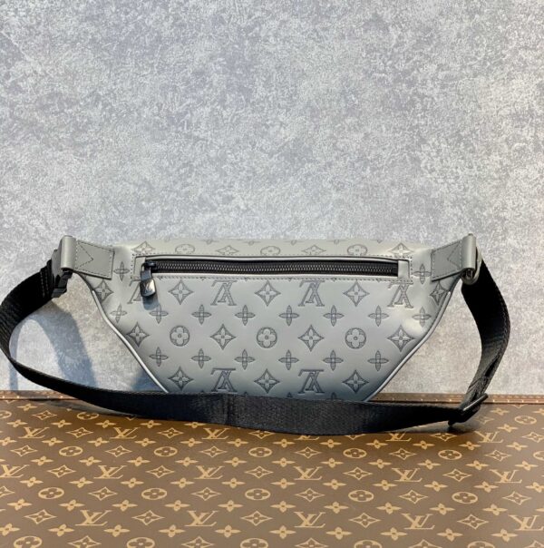LOUIS VUITTON DISCOVERY BUMBAG GREY 26CM - Image 3