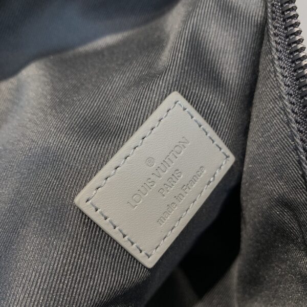 LOUIS VUITTON DISCOVERY BUMBAG GREY 26CM - Image 10