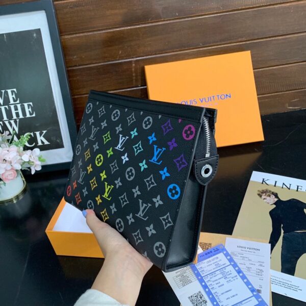 LOUIS VUITTON VOYAGE MM  POCHETTE MONOGRAM MULTICOLOR 26CM - Image 4