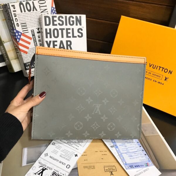 LOUIS VUITTON VOYAGE MM POCHETTE MONOGRAM TITANIUM 26CM - Image 3