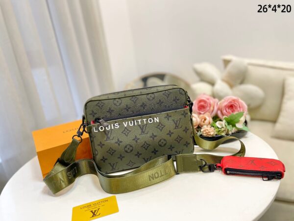 LOUIS VUITTON TRIO MESSENGER GREEN 26CM M23783 - Image 3