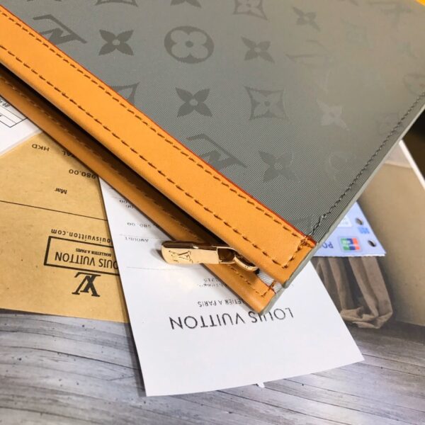 LOUIS VUITTON VOYAGE MM POCHETTE MONOGRAM TITANIUM 26CM - Image 7