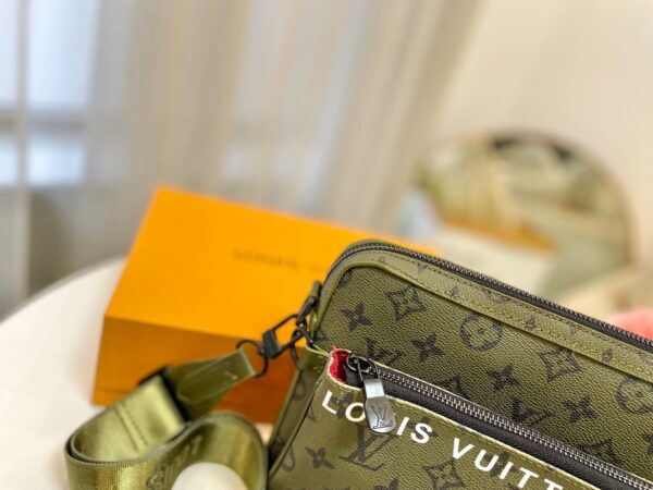 LOUIS VUITTON TRIO MESSENGER GREEN 26CM M23783 - Image 8