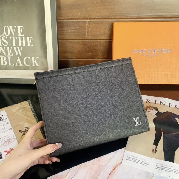 LOUIS VUITTON VOYAGE MM POCHETTE BLACK 26CM M30450 - Image 2