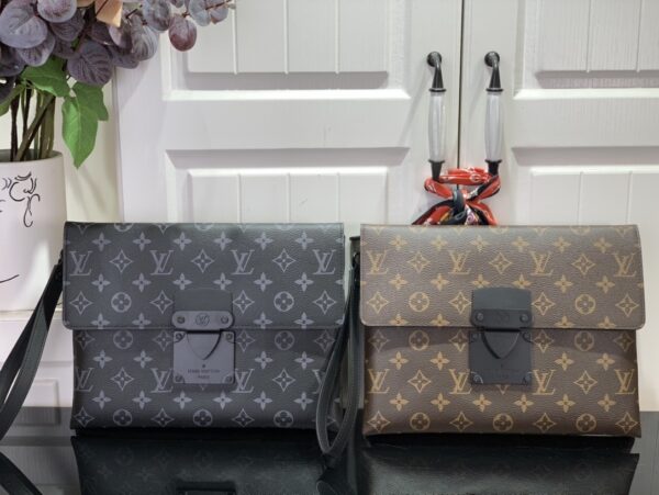 LOUIS VUITTON S LOCK A4 POUCH BLACK 28CM - Image 3