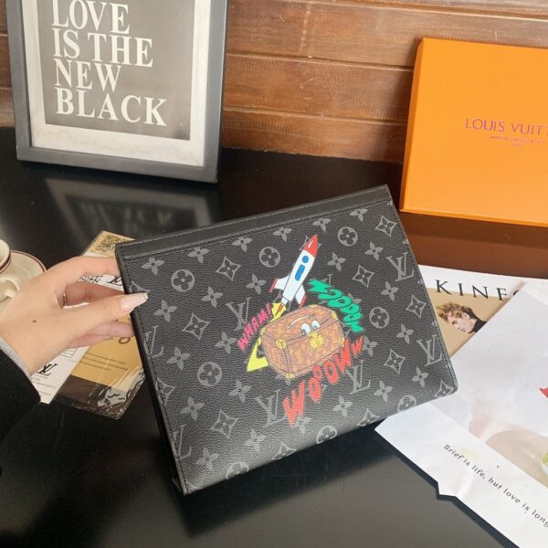 LOUIS VUITTON VOYAGE MM POCHETTE BLACK 26CM - Image 2