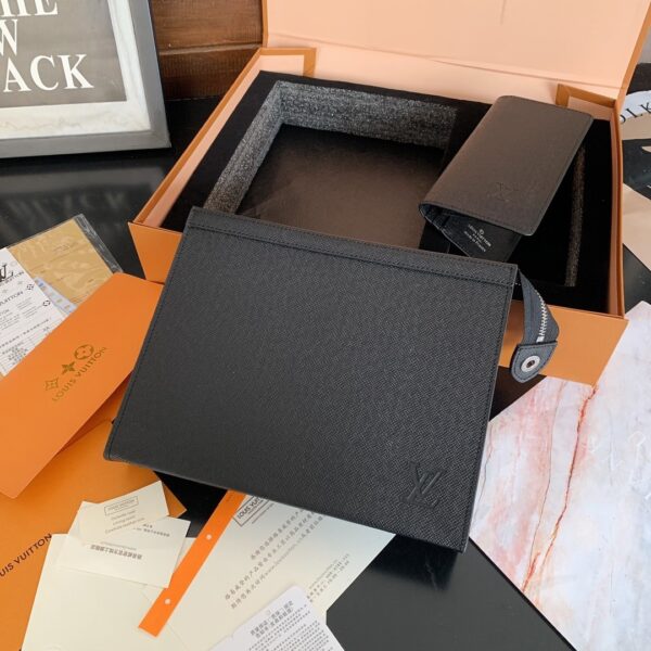 LOUIS VUITTON VOYAGE MM POCHETTE BLACK 26CM M30989 - Image 2