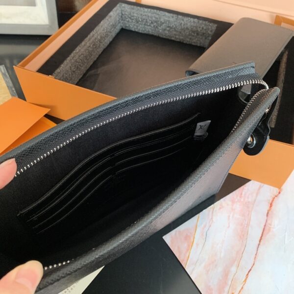LOUIS VUITTON VOYAGE MM POCHETTE BLACK 26CM M30989 - Image 4